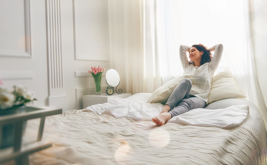 高反発マットレスのメリットは? 腰への負担を軽減/寝返りサポートで体圧分散