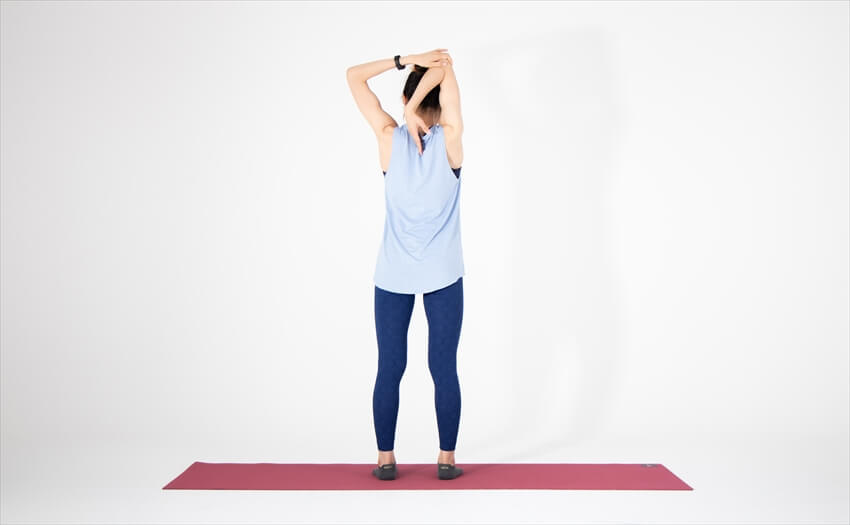 スッキリ目覚める朝の二の腕ストレッチ(1)