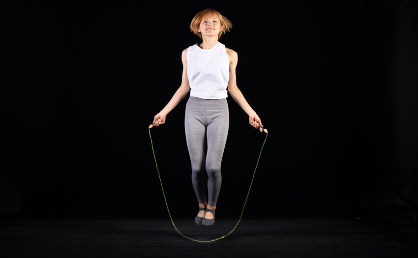 短い時間で効率的に脂肪を燃焼させる「縄跳び」(1)