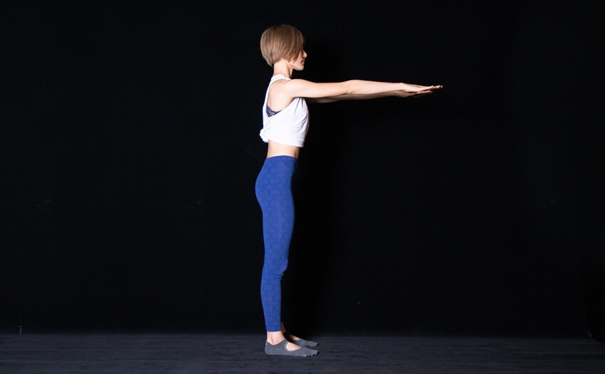 下半身をバランスよく鍛える「スクワット」(1)