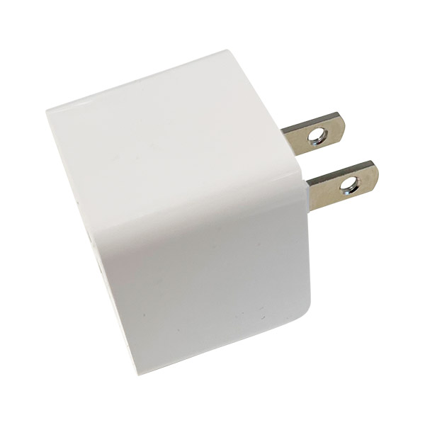 電源アダプター